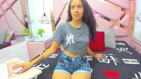 Snapshot of miacours chatting on December 18, 7:09 pm MiaCours online show from December 18, 7:09 pm