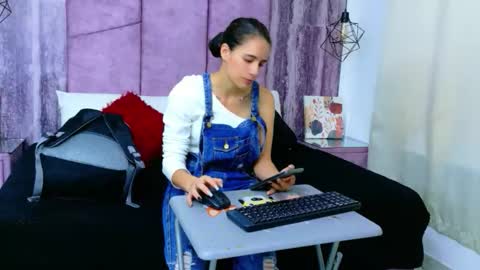 MiaCours online show from May 10, 2:11 pm
