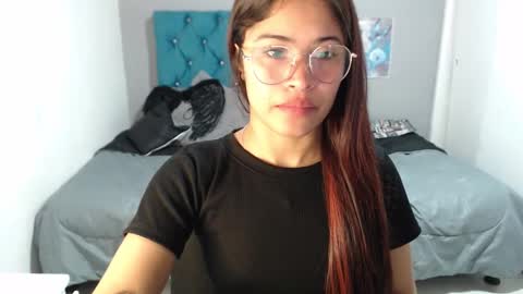 Snapshot of miacumgirl chatting on February 16, 12:34 pm miacumgirl online show from February 16, 12:34 pm