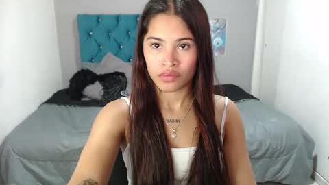 Snapshot of miacumgirl chatting on February 23, 2:36 pm miacumgirl online show from February 23, 2:36 pm