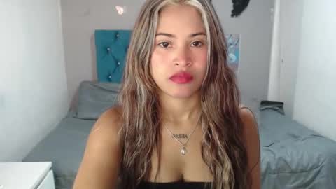 Snapshot of miacumgirl chatting on March 25, 12:33 pm miacumgirl online show from March 25, 12:33 pm