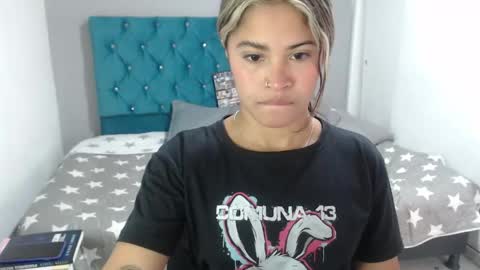 miacumgirl online show from May 7, 12:21 pm