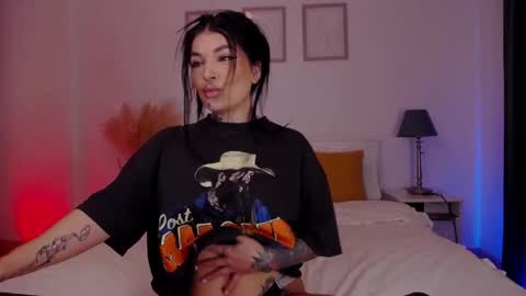 miacute4u online show from March 17, 6:11 pm