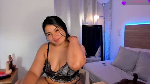 IG Yojanagomez  online show from December 13, 6:42 am