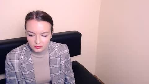 Snapshot of miadarms_ chatting on October 1, 7:47 am Mia online show from October 1, 7:47 am