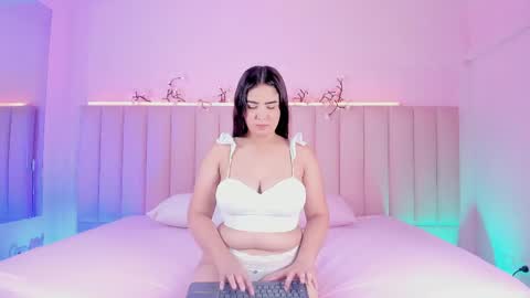 miafarrog online show from April 19, 7:38 pm