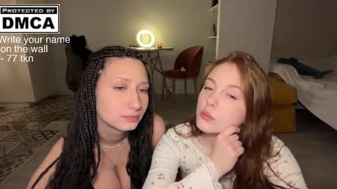Snapshot of miafleur chatting on March 18, 11:19 pm Mia online show from March 18, 11:19 pm