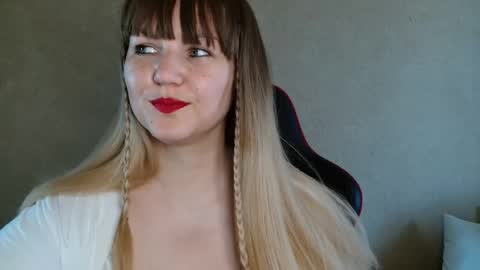 MiaFoxisJa online show from September 11, 5:29 am