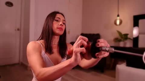 Snapshot of miagag chatting on March 29, 11:10 am Mia online show from March 29, 11:10 am