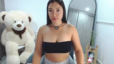 Mia Glow Velvet online show from June 6, 12:27 am
