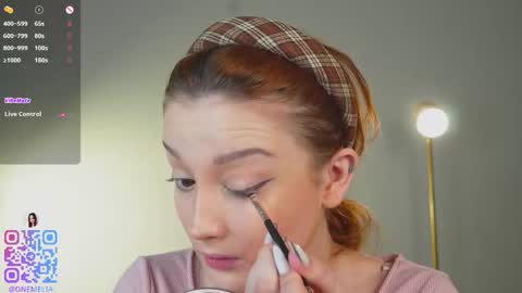 Mia online show from January 9, 1:47 pm