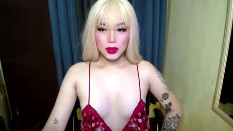 Snapshot of miah_here chatting on September 27, 2:49 am Miah online show from September 27, 2:49 am