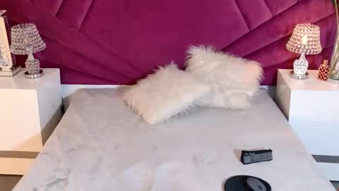 miahantonelli online show from March 28, 7:24 pm