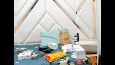 Snapshot of miaharper2 chatting on February 18, 3:24 am Mia Harper online show from February 18, 3:24 am