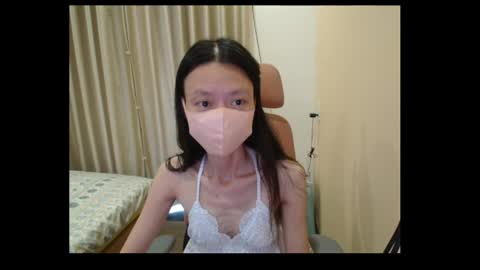 miahchan68 online show from May 8, 9:25 am