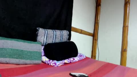 Mia  Sam online show from May 3, 7:53 pm
