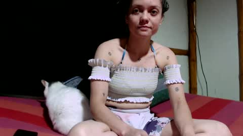 Mia  Sam online show from May 4, 10:39 pm
