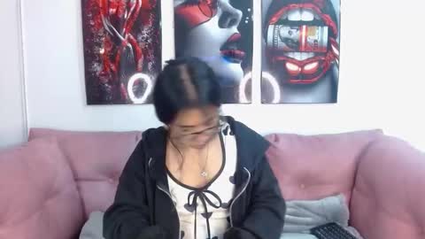 miahotcs online show from February 8, 1:25 pm