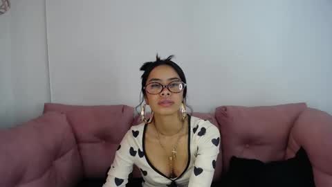 miahotcs online show from May 14, 3:52 pm