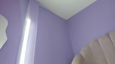 miajhonsonx online show from June 30, 6:20 pm