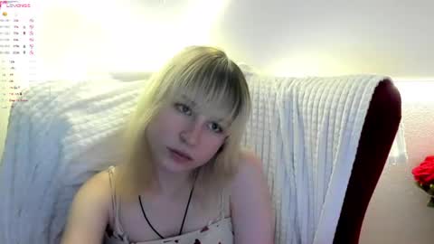 Snapshot of miakimiko chatting on June 14, 2:24 am miakimiko online show from June 14, 2:24 am