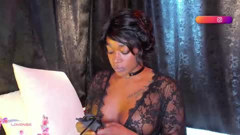 Mia online show from October 14, 12:00 am