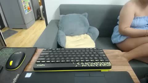 Mia online show from October 13, 4:01 am