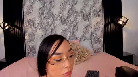 Mia Larouse online show from February 10, 7:40 pm