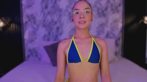 Mia Larouse online show from May 5, 9:34 pm