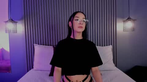 Mia Larouse online show from August 5, 1:47 pm