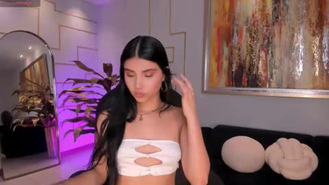 Call me Mia  online show from November 4, 7:24 pm