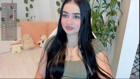 Snapshot of miamaiha chatting on February 15, 2:37 am mia 600am-1000am Colombia time online show from February 15, 2:37 am
