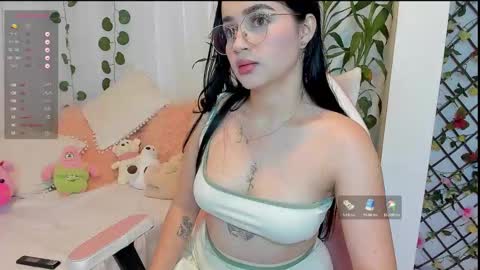 Snapshot of miamaiha chatting on March 2, 2:30 am mia 600am-1000am Colombia time online show from March 2, 2:30 am