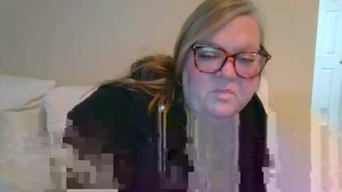 Snapshot of miamarie555 chatting on January 14, 3:56 am Miamarie555 online show from January 14, 3:56 am