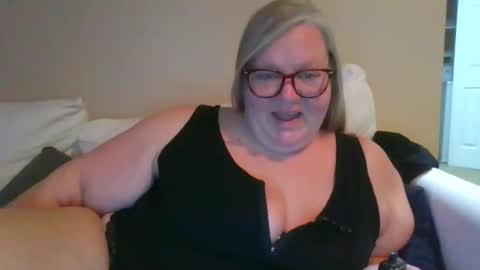 Snapshot of miamarie555 chatting on January 18, 3:54 am Miamarie555 online show from January 18, 3:54 am