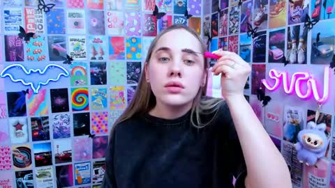 miamilas online show from March 24, 3:39 pm