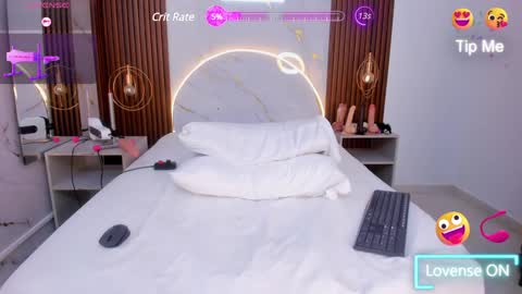 Mia  online show from December 5, 6:54 am