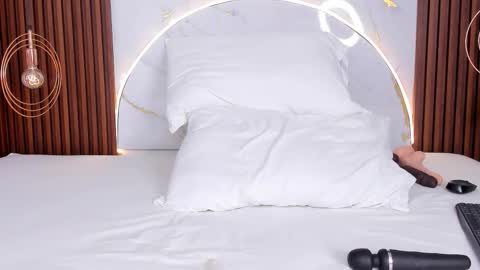 Mia  online show from October 11, 3:39 am