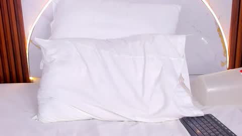 Mia  online show from November 27, 5:09 am