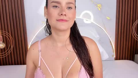 Mia  online show from May 8, 4:51 am