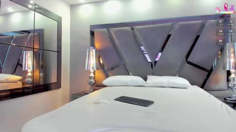 miamirage_ online show from October 6, 12:46 pm