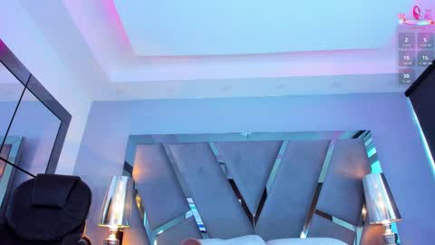 miamirage_ online show from October 20, 12:38 pm