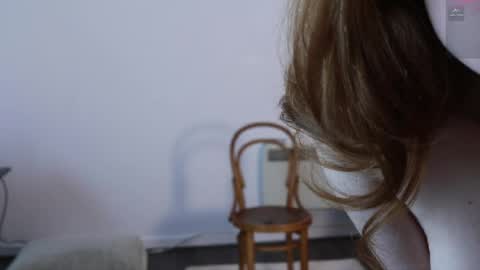 Snapshot of miamoon123 chatting on April 7, 2:17 pm miamoon123 online show from April 7, 2:17 pm