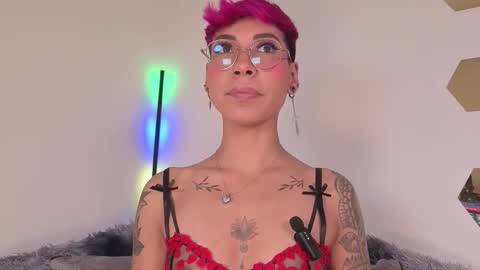 Mia Morgann online show from November 26, 1:34 pm