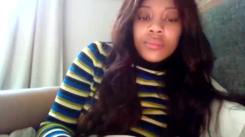 Snapshot of miamuffin8 chatting on February 18, 1:51 pm MiaMuffn online show from February 18, 1:51 pm