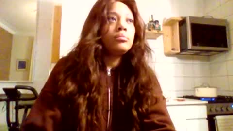 Snapshot of miamuffin8 chatting on April 5, 7:05 am MiaMuffn online show from April 5, 7:05 am