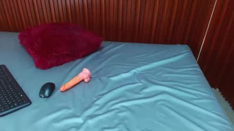 miaparadise303av online show from April 1, 3:31 pm