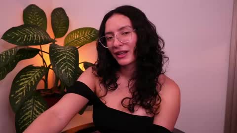 Snapshot of miaportman chatting on May 23, 3:23 am MIAPORTMANN online show from May 23, 3:23 am