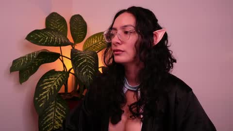 Snapshot of miaportman chatting on May 24, 9:14 am MIAPORTMANN online show from May 24, 9:14 am