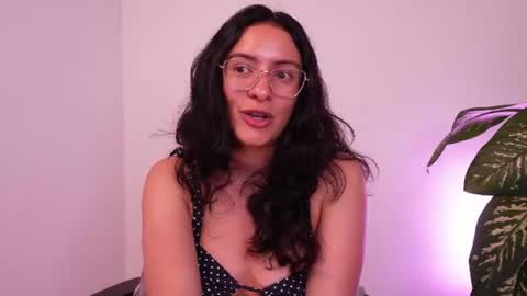 Snapshot of miaportman chatting on June 25, 5:12 am MIAPORTMANN online show from June 25, 5:12 am